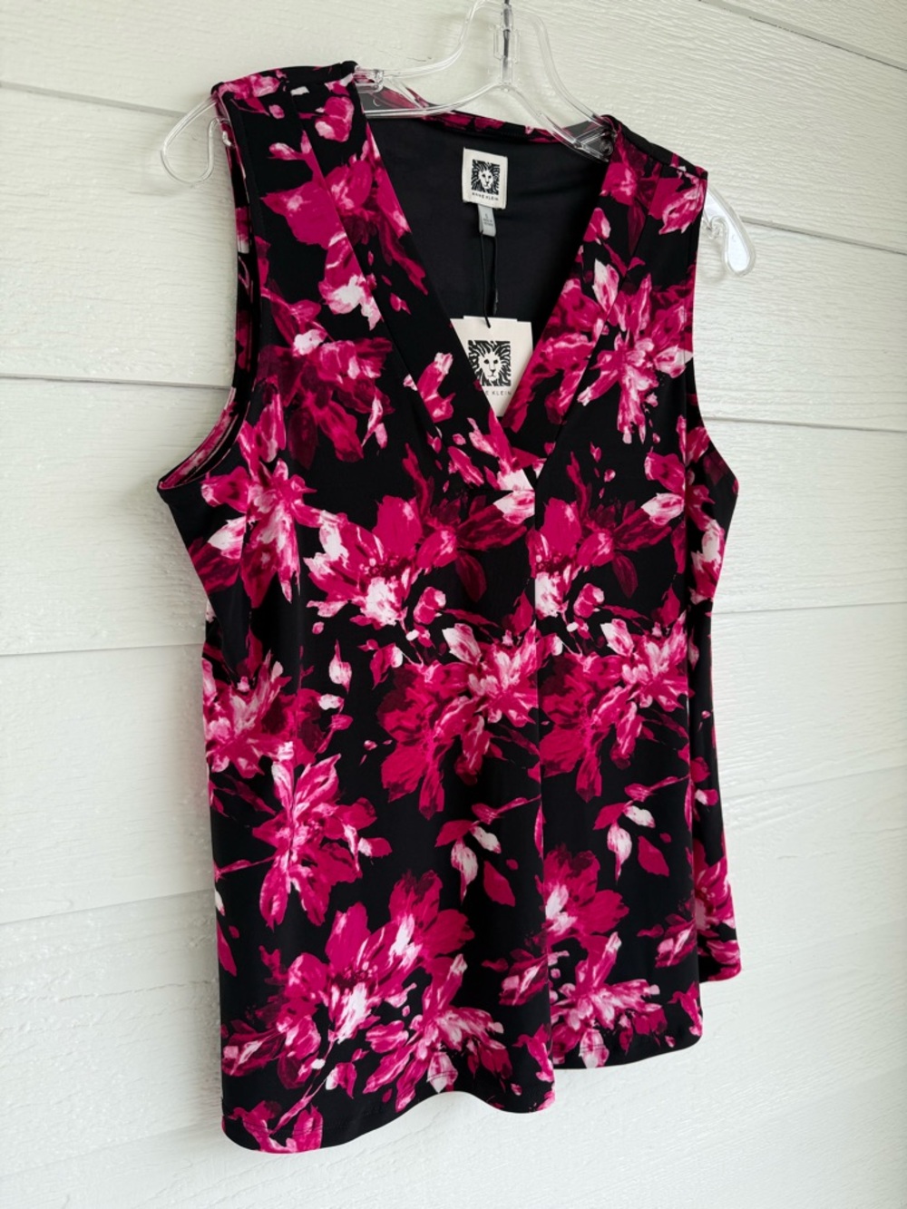 NEW Anne Klein Sleeveless Floral V-Neck Top Fuchsia Pink Black White Size Small